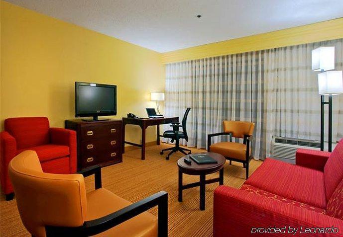 Courtyard By Marriott Valdosta Ξενοδοχείο Δωμάτιο φωτογραφία